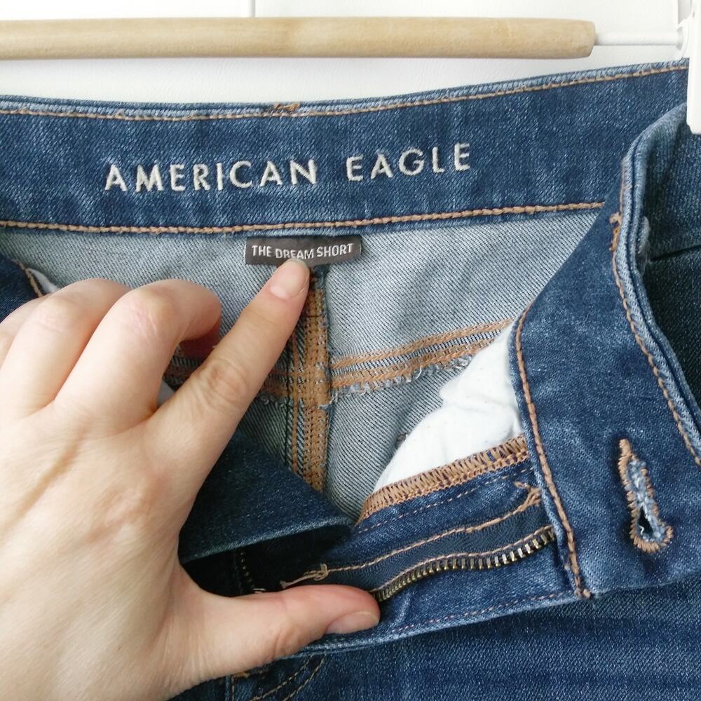 American Eagle The Dream Short Curvy Midi Size 8 Blue Denim Jean Cutoffs 5" - Picture 5 of 13